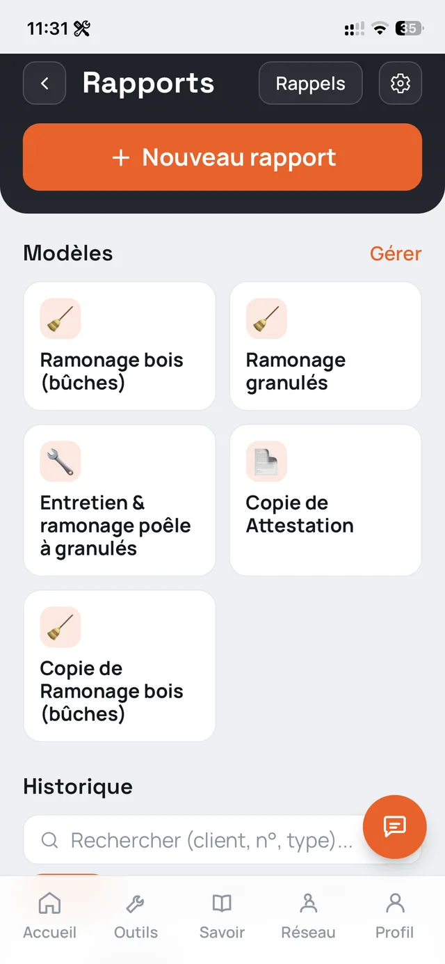 L'écran Rapports : modèles ramonage bois, granulés et entretien, bouton Nouveau rapport
